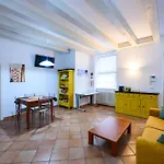 La Casa Di Irene - New & Bright In Historic Center Appartement Trente