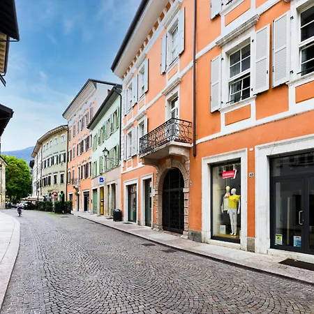 La Casa Di Irene - Elegant In Historic Center Apartamento Trento