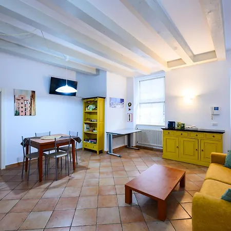 La Casa Di Irene - Nuovo E Luminoso Nel Centro Storico Lägenhet Trento