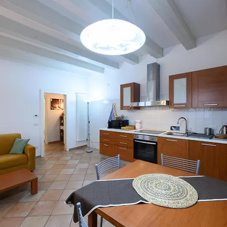 La Casa Di Irene - New & Bright In Historic Center Apartment *