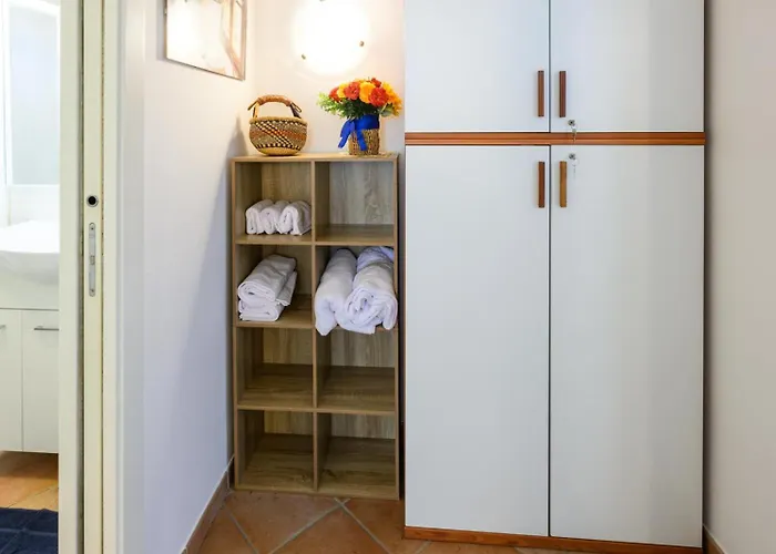 Apartment La Casa Di Irene - New & Bright In Historic Center